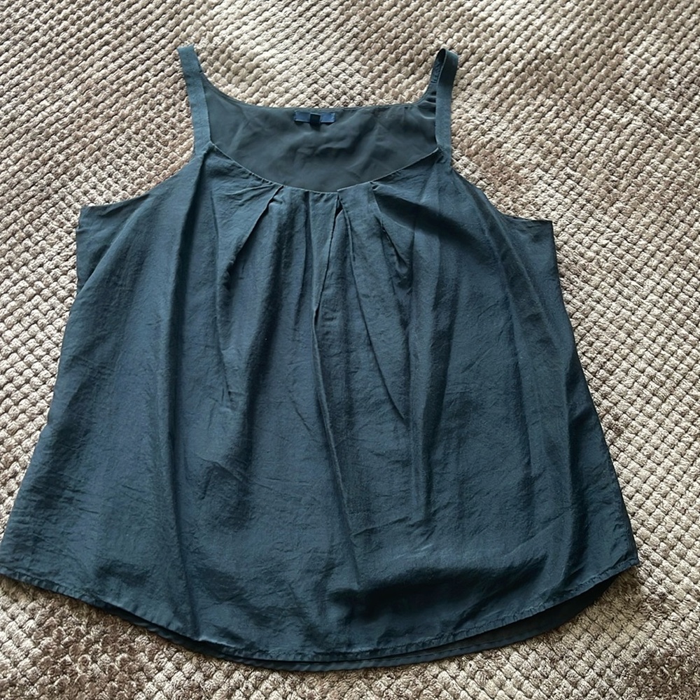 EUC Gap Tank Top - Size XL